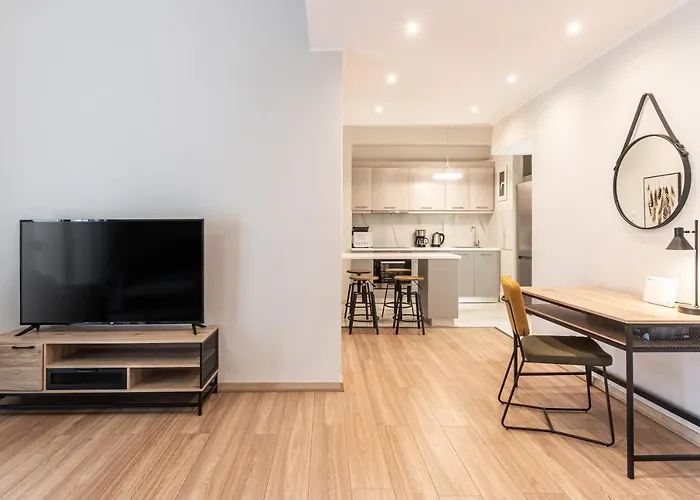 Spacious 2Bd Apt Next To Metro