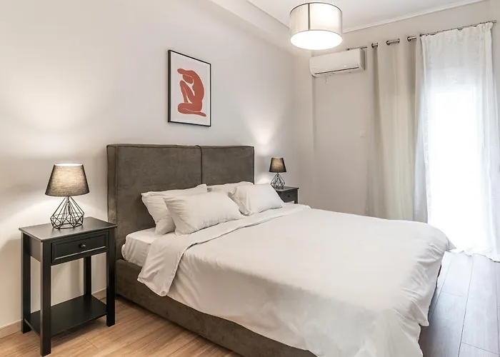 Spacious 2Bd Apt Next To Metro